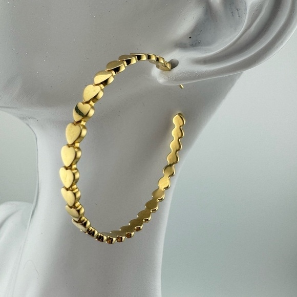 RARE Tiffany & Co. Paloma's Crown of Hearts Hoop Earrings in 18k Yellow Gold 16g - Picture 1 of 6